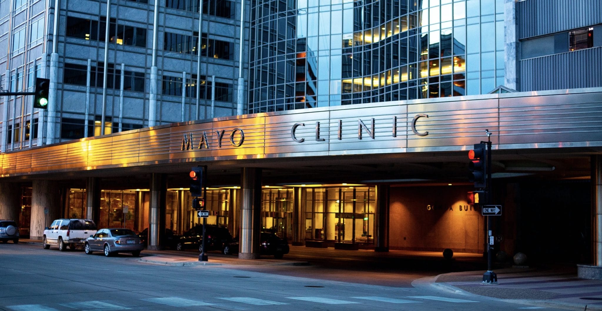 Doctor suing Mayo Clinic for 'silencing' him during Covid will get jury ...